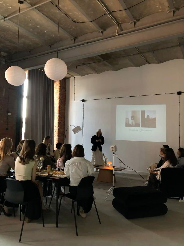 Tech-Meeting mit Diagramm