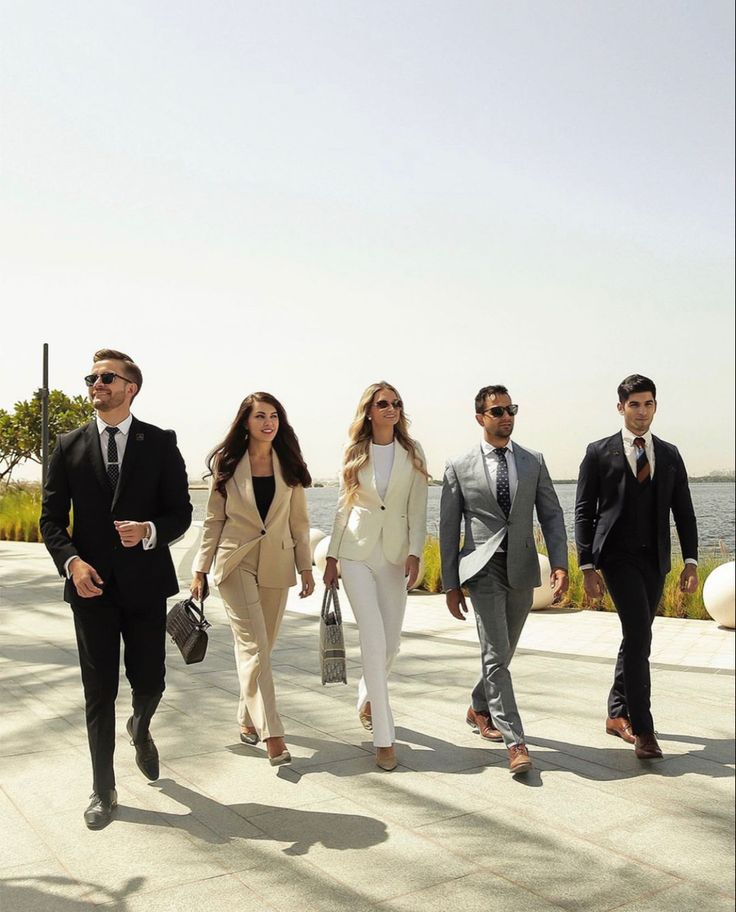 Abstrakte Darstellung von Datenfluss und Code